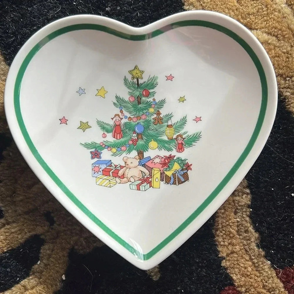 Nikko Christmastime China Heart Shape Candy Trinket Dish Retired Pattern Small - Picture 1 of 13